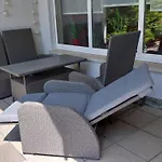 With 2 Bedrooms Semesterbostad *